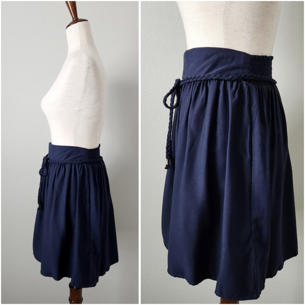 Tommy Hilfiger Navy Blue Pull-On Skirt With Braided Tie Belt, Size Small - Picture 3 of 16